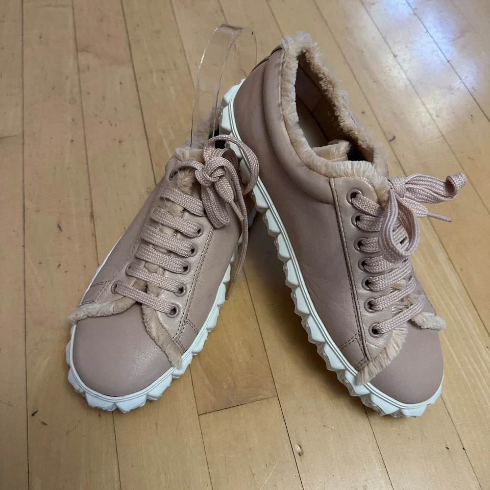 Like New Stuart Weitzman Blush beige Sneakers,7.5, CB2381 - Picture 2 of 7